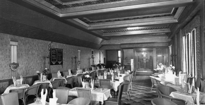 Cafe Restaurant on Opening Day - October 7th 1932