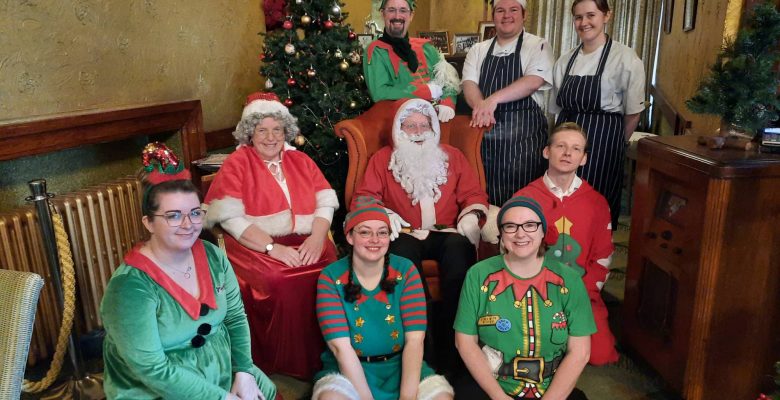 Santa Claus and his Little Helpers took time out of their busy schedule making toys in the North Pole to join us in Plazaland and Santa even brought his own Chef team to make a wonderful Breakfast With Santa! - 04.12.21